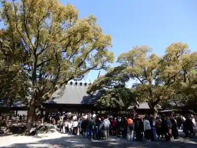熱田神宮の{uncategorized: "未分類", other: "その他", undefined: "問題あり", building: "その他建物", grave: "お墓", sacred_gate: "鳥居", guardian: "狛犬", statue: "像", buddha: "仏像", history: "歴史", nature: "自然", garden: "庭園", animal: "動物", pagoda: "塔", temizu: "手水舎", mountain_gate: "山門・神門", sanctuary: "本殿・本堂", subordinate: "末社・摂社", art: "芸術", scenery: "景色", jizo: "地蔵", ema: "絵馬", goshuin: "御朱印", omikuji: "おみくじ", items: "授与品その他", amulet: "お守り", goshuincho: "御朱印帳", eats: "食事", festival: "お祭り", votive_dance: "神楽", shichigosan: "七五三参", wedding: "結婚式", experience: "体験その他", initially: "初詣", around: "周辺", anti_infection: "感染症対策"}