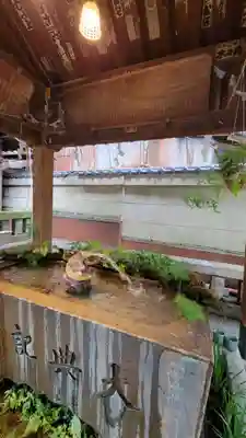 小野照崎神社の手水舎