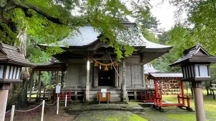 上沼八幡神社の本殿・本堂