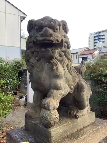 秋葉神社の狛犬