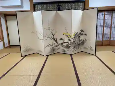 宝徳寺の{uncategorized: "未分類", other: "その他", undefined: "問題あり", building: "その他建物", grave: "お墓", sacred_gate: "鳥居", guardian: "狛犬", statue: "像", buddha: "仏像", history: "歴史", nature: "自然", garden: "庭園", animal: "動物", pagoda: "塔", temizu: "手水舎", mountain_gate: "山門・神門", sanctuary: "本殿・本堂", subordinate: "末社・摂社", art: "芸術", scenery: "景色", jizo: "地蔵", ema: "絵馬", goshuin: "御朱印", omikuji: "おみくじ", items: "授与品その他", amulet: "お守り", goshuincho: "御朱印帳", eats: "食事", festival: "お祭り", votive_dance: "神楽", shichigosan: "七五三参", wedding: "結婚式", experience: "体験その他", initially: "初詣", around: "周辺", anti_infection: "感染症対策"}