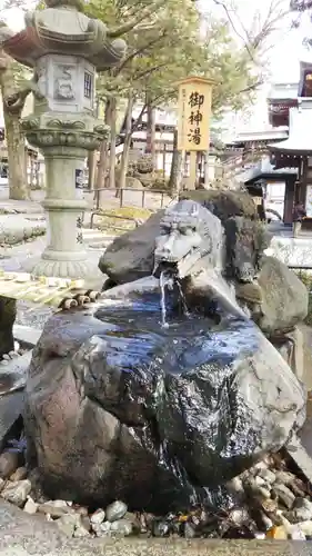 諏訪大社下社秋宮の手水舎