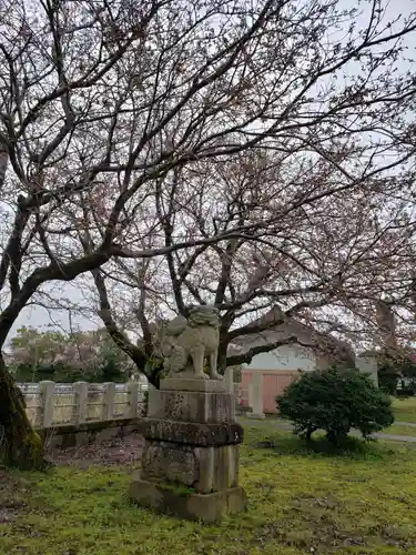 戸出神社の狛犬