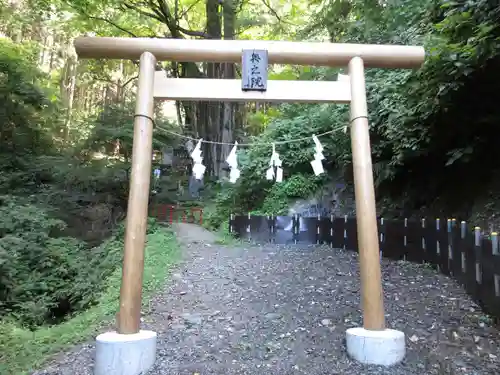 軍刀利神社奥院(山梨県)