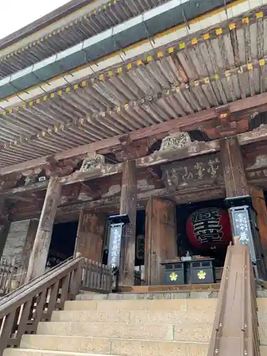 金峯山寺の本殿・本堂