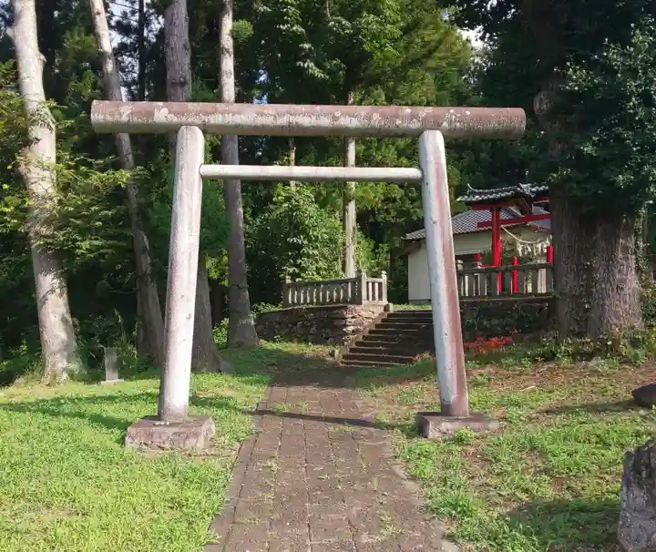 示現神社の鳥居