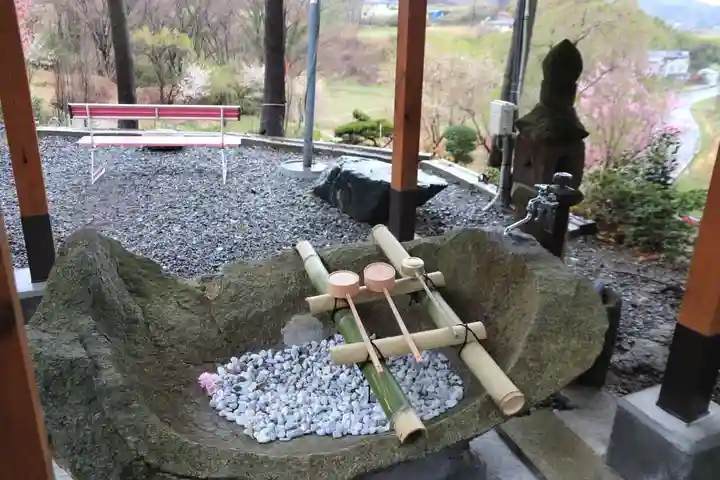阿久津「田村神社」(郡山市阿久津町)旧社名:伊豆箱根三嶋三社の手水舎