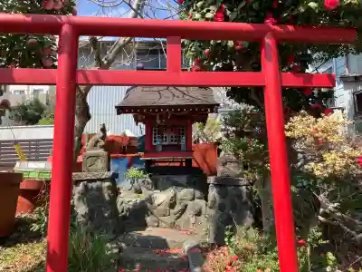 稲荷神社の{uncategorized: "未分類", other: "その他", undefined: "問題あり", building: "その他建物", grave: "お墓", sacred_gate: "鳥居", guardian: "狛犬", statue: "像", buddha: "仏像", history: "歴史", nature: "自然", garden: "庭園", animal: "動物", pagoda: "塔", temizu: "手水舎", mountain_gate: "山門・神門", sanctuary: "本殿・本堂", subordinate: "末社・摂社", art: "芸術", scenery: "景色", jizo: "地蔵", ema: "絵馬", goshuin: "御朱印", omikuji: "おみくじ", items: "授与品その他", amulet: "お守り", goshuincho: "御朱印帳", eats: "食事", festival: "お祭り", votive_dance: "神楽", shichigosan: "七五三参", wedding: "結婚式", experience: "体験その他", initially: "初詣", around: "周辺", anti_infection: "感染症対策"}