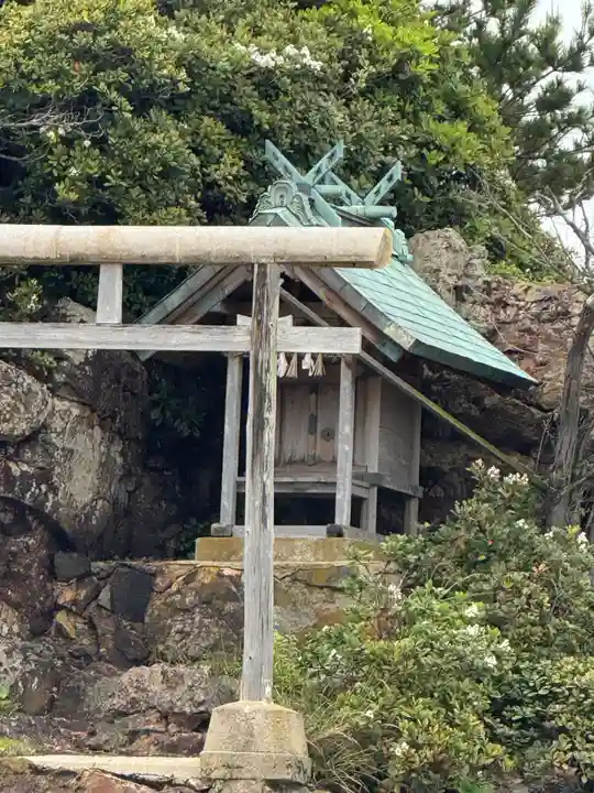 稲佐の浜 弁天島(島根県)