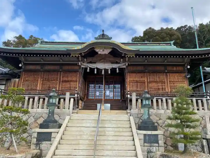 富島八幡神社の{uncategorized: "未分類", other: "その他", undefined: "問題あり", building: "その他建物", grave: "お墓", sacred_gate: "鳥居", guardian: "狛犬", statue: "像", buddha: "仏像", history: "歴史", nature: "自然", garden: "庭園", animal: "動物", pagoda: "塔", temizu: "手水舎", mountain_gate: "山門・神門", sanctuary: "本殿・本堂", subordinate: "末社・摂社", art: "芸術", scenery: "景色", jizo: "地蔵", ema: "絵馬", goshuin: "御朱印", omikuji: "おみくじ", items: "授与品その他", amulet: "お守り", goshuincho: "御朱印帳", eats: "食事", festival: "お祭り", votive_dance: "神楽", shichigosan: "七五三参", wedding: "結婚式", experience: "体験その他", initially: "初詣", around: "周辺", anti_infection: "感染症対策"}