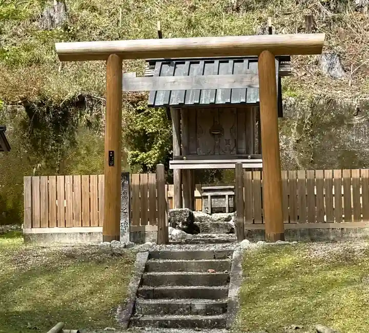 北畠神社の{uncategorized: "未分類", other: "その他", undefined: "問題あり", building: "その他建物", grave: "お墓", sacred_gate: "鳥居", guardian: "狛犬", statue: "像", buddha: "仏像", history: "歴史", nature: "自然", garden: "庭園", animal: "動物", pagoda: "塔", temizu: "手水舎", mountain_gate: "山門・神門", sanctuary: "本殿・本堂", subordinate: "末社・摂社", art: "芸術", scenery: "景色", jizo: "地蔵", ema: "絵馬", goshuin: "御朱印", omikuji: "おみくじ", items: "授与品その他", amulet: "お守り", goshuincho: "御朱印帳", eats: "食事", festival: "お祭り", votive_dance: "神楽", shichigosan: "七五三参", wedding: "結婚式", experience: "体験その他", initially: "初詣", around: "周辺", anti_infection: "感染症対策"}