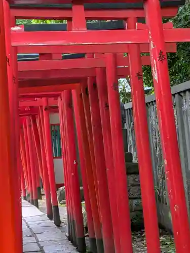 根津神社の{uncategorized: "未分類", other: "その他", undefined: "問題あり", building: "その他建物", grave: "お墓", sacred_gate: "鳥居", guardian: "狛犬", statue: "像", buddha: "仏像", history: "歴史", nature: "自然", garden: "庭園", animal: "動物", pagoda: "塔", temizu: "手水舎", mountain_gate: "山門・神門", sanctuary: "本殿・本堂", subordinate: "末社・摂社", art: "芸術", scenery: "景色", jizo: "地蔵", ema: "絵馬", goshuin: "御朱印", omikuji: "おみくじ", items: "授与品その他", amulet: "お守り", goshuincho: "御朱印帳", eats: "食事", festival: "お祭り", votive_dance: "神楽", shichigosan: "七五三参", wedding: "結婚式", experience: "体験その他", initially: "初詣", around: "周辺", anti_infection: "感染症対策"}