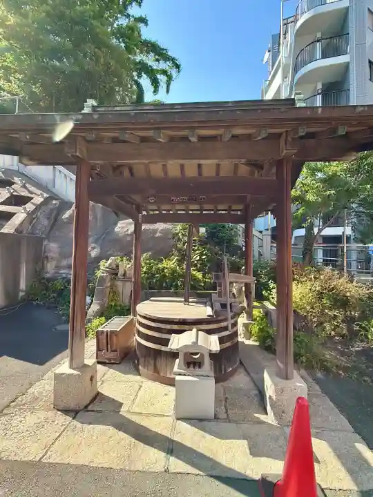 成田山横浜別院延命院の{uncategorized: "未分類", other: "その他", undefined: "問題あり", building: "その他建物", grave: "お墓", sacred_gate: "鳥居", guardian: "狛犬", statue: "像", buddha: "仏像", history: "歴史", nature: "自然", garden: "庭園", animal: "動物", pagoda: "塔", temizu: "手水舎", mountain_gate: "山門・神門", sanctuary: "本殿・本堂", subordinate: "末社・摂社", art: "芸術", scenery: "景色", jizo: "地蔵", ema: "絵馬", goshuin: "御朱印", omikuji: "おみくじ", items: "授与品その他", amulet: "お守り", goshuincho: "御朱印帳", eats: "食事", festival: "お祭り", votive_dance: "神楽", shichigosan: "七五三参", wedding: "結婚式", experience: "体験その他", initially: "初詣", around: "周辺", anti_infection: "感染症対策"}
