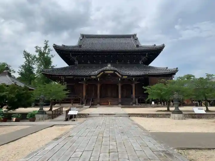 本山専修寺の本殿・本堂