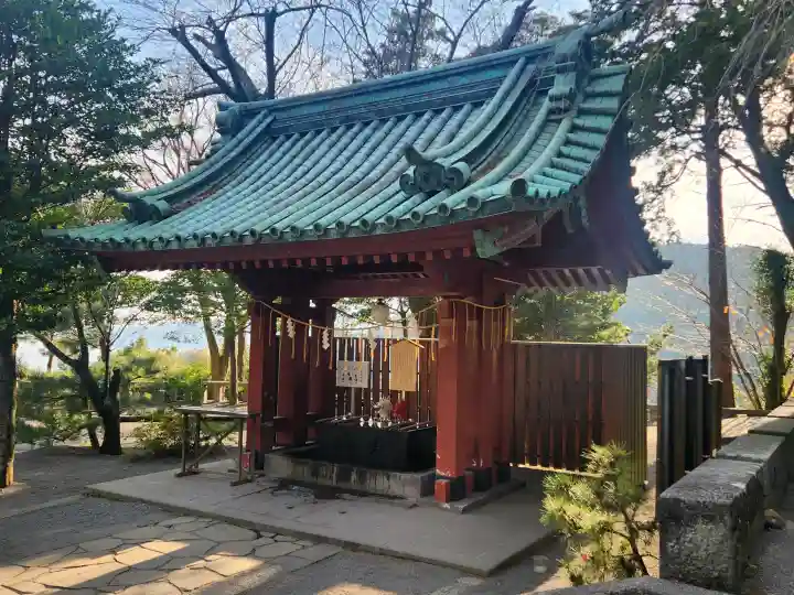 伊豆山神社の{uncategorized: "未分類", other: "その他", undefined: "問題あり", building: "その他建物", grave: "お墓", sacred_gate: "鳥居", guardian: "狛犬", statue: "像", buddha: "仏像", history: "歴史", nature: "自然", garden: "庭園", animal: "動物", pagoda: "塔", temizu: "手水舎", mountain_gate: "山門・神門", sanctuary: "本殿・本堂", subordinate: "末社・摂社", art: "芸術", scenery: "景色", jizo: "地蔵", ema: "絵馬", goshuin: "御朱印", omikuji: "おみくじ", items: "授与品その他", amulet: "お守り", goshuincho: "御朱印帳", eats: "食事", festival: "お祭り", votive_dance: "神楽", shichigosan: "七五三参", wedding: "結婚式", experience: "体験その他", initially: "初詣", around: "周辺", anti_infection: "感染症対策"}