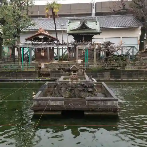 鮫州八幡神社の庭園