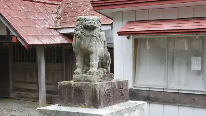 標津神社の狛犬