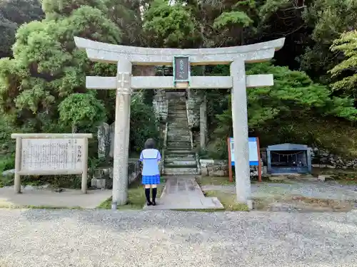 白鳥神社の鳥居