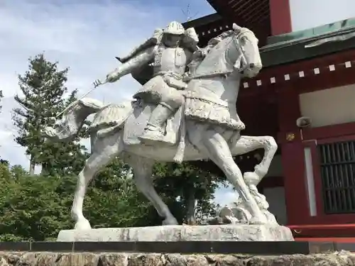 武蔵御嶽神社の像