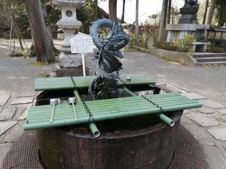 成相寺の手水舎