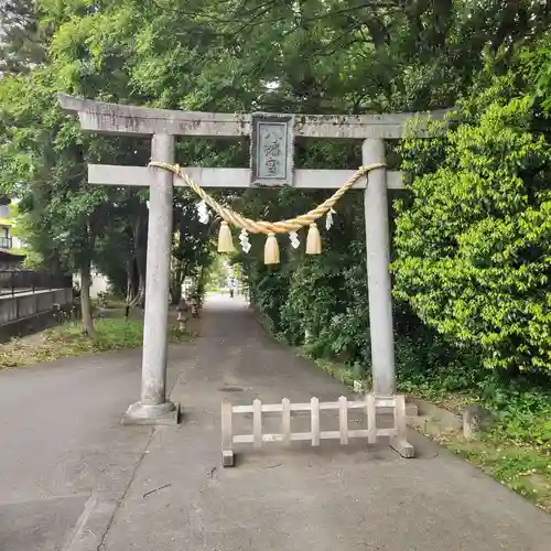 上地八幡宮の鳥居