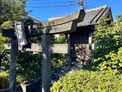 白鳥稲荷大明神の{uncategorized: "未分類", other: "その他", undefined: "問題あり", building: "その他建物", grave: "お墓", sacred_gate: "鳥居", guardian: "狛犬", statue: "像", buddha: "仏像", history: "歴史", nature: "自然", garden: "庭園", animal: "動物", pagoda: "塔", temizu: "手水舎", mountain_gate: "山門・神門", sanctuary: "本殿・本堂", subordinate: "末社・摂社", art: "芸術", scenery: "景色", jizo: "地蔵", ema: "絵馬", goshuin: "御朱印", omikuji: "おみくじ", items: "授与品その他", amulet: "お守り", goshuincho: "御朱印帳", eats: "食事", festival: "お祭り", votive_dance: "神楽", shichigosan: "七五三参", wedding: "結婚式", experience: "体験その他", initially: "初詣", around: "周辺", anti_infection: "感染症対策"}