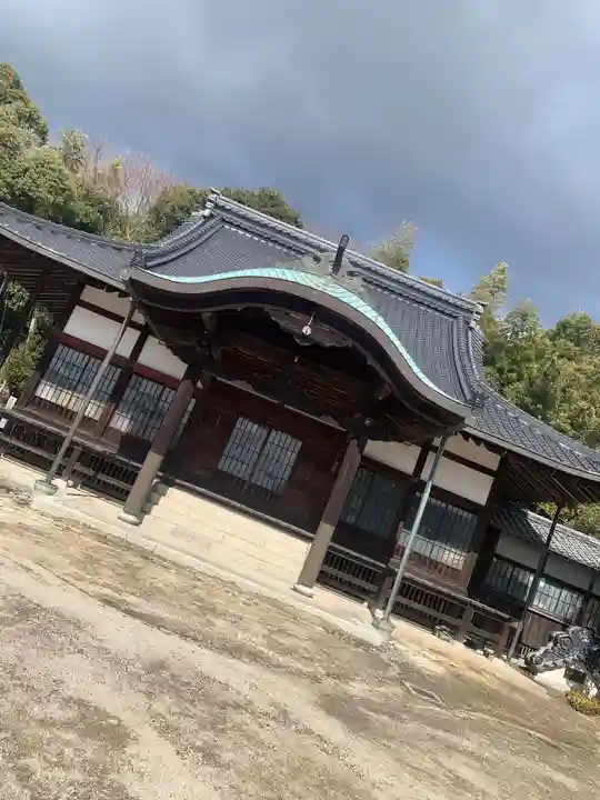 満願寺の本殿・本堂