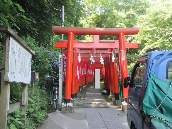 佐助稲荷神社の鳥居