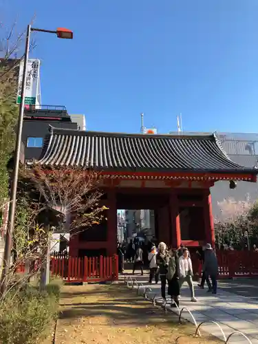 浅草寺の山門・神門