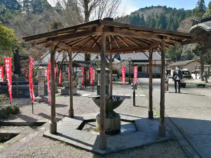 温泉寺の手水舎