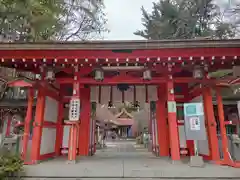 松山神社の山門