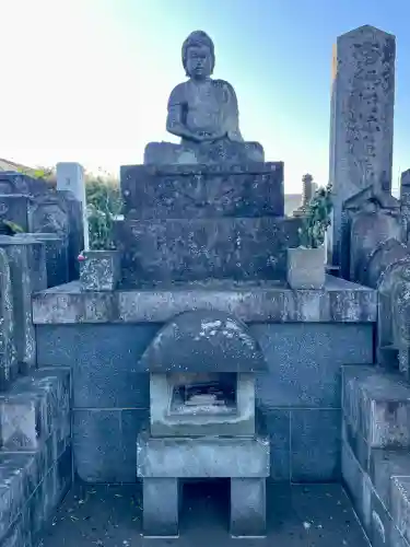 宝輪寺の{uncategorized: "未分類", other: "その他", undefined: "問題あり", building: "その他建物", grave: "お墓", sacred_gate: "鳥居", guardian: "狛犬", statue: "像", buddha: "仏像", history: "歴史", nature: "自然", garden: "庭園", animal: "動物", pagoda: "塔", temizu: "手水舎", mountain_gate: "山門・神門", sanctuary: "本殿・本堂", subordinate: "末社・摂社", art: "芸術", scenery: "景色", jizo: "地蔵", ema: "絵馬", goshuin: "御朱印", omikuji: "おみくじ", items: "授与品その他", amulet: "お守り", goshuincho: "御朱印帳", eats: "食事", festival: "お祭り", votive_dance: "神楽", shichigosan: "七五三参", wedding: "結婚式", experience: "体験その他", initially: "初詣", around: "周辺", anti_infection: "感染症対策"}