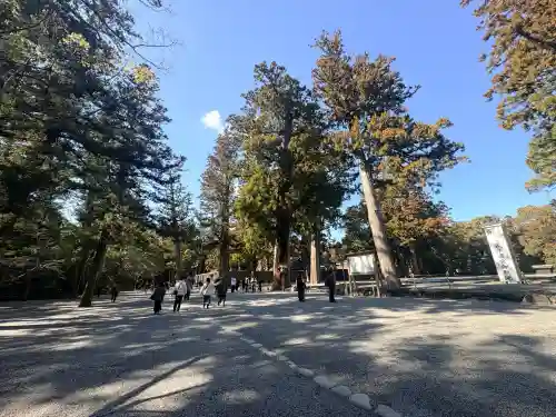 伊勢神宮外宮（豊受大神宮）の{uncategorized: "未分類", other: "その他", undefined: "問題あり", building: "その他建物", grave: "お墓", sacred_gate: "鳥居", guardian: "狛犬", statue: "像", buddha: "仏像", history: "歴史", nature: "自然", garden: "庭園", animal: "動物", pagoda: "塔", temizu: "手水舎", mountain_gate: "山門・神門", sanctuary: "本殿・本堂", subordinate: "末社・摂社", art: "芸術", scenery: "景色", jizo: "地蔵", ema: "絵馬", goshuin: "御朱印", omikuji: "おみくじ", items: "授与品その他", amulet: "お守り", goshuincho: "御朱印帳", eats: "食事", festival: "お祭り", votive_dance: "神楽", shichigosan: "七五三参", wedding: "結婚式", experience: "体験その他", initially: "初詣", around: "周辺", anti_infection: "感染症対策"}
