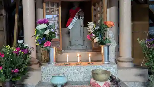 大泉町延命地蔵堂の地蔵