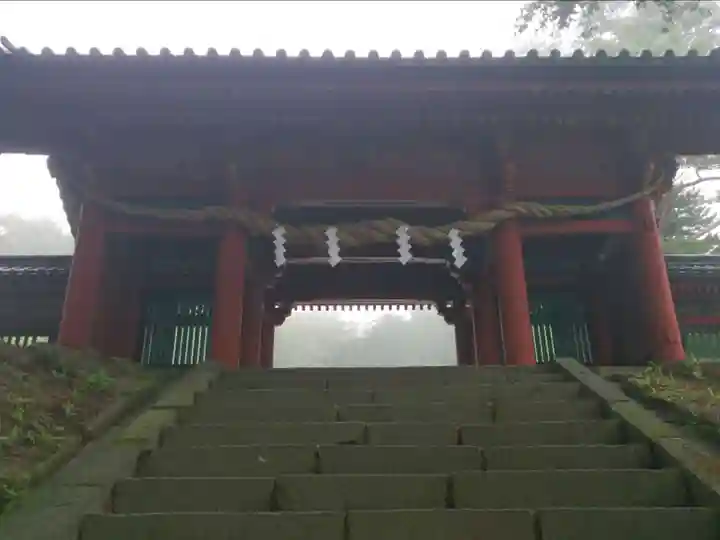 日光二荒山神社中宮祠の山門・神門