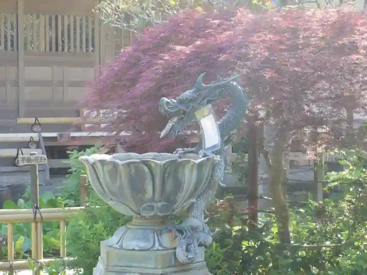 成就院の手水舎