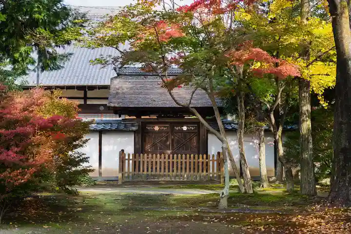 禅源寺の山門・神門