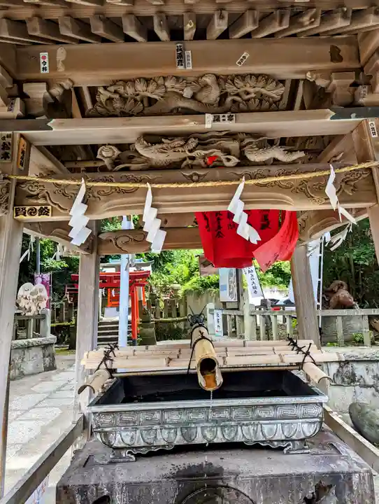海南神社の手水舎
