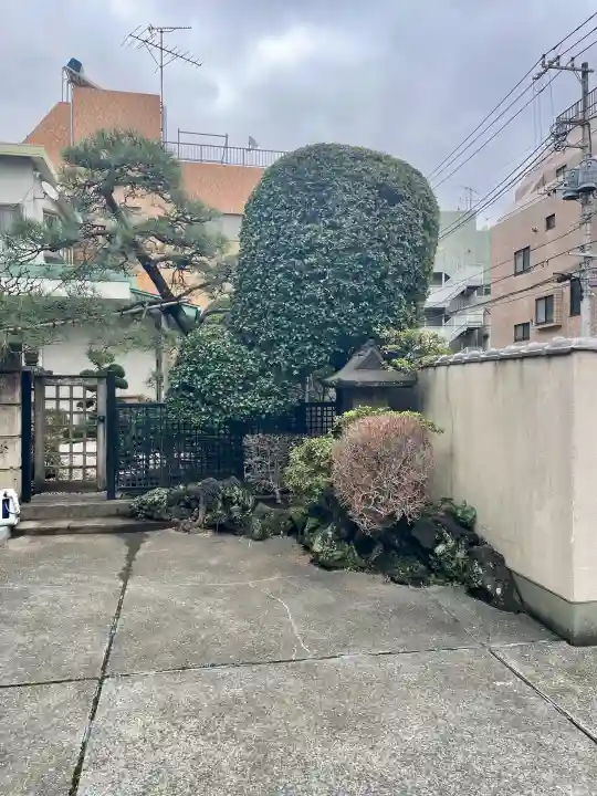 宗源寺の{uncategorized: "未分類", other: "その他", undefined: "問題あり", building: "その他建物", grave: "お墓", sacred_gate: "鳥居", guardian: "狛犬", statue: "像", buddha: "仏像", history: "歴史", nature: "自然", garden: "庭園", animal: "動物", pagoda: "塔", temizu: "手水舎", mountain_gate: "山門・神門", sanctuary: "本殿・本堂", subordinate: "末社・摂社", art: "芸術", scenery: "景色", jizo: "地蔵", ema: "絵馬", goshuin: "御朱印", omikuji: "おみくじ", items: "授与品その他", amulet: "お守り", goshuincho: "御朱印帳", eats: "食事", festival: "お祭り", votive_dance: "神楽", shichigosan: "七五三参", wedding: "結婚式", experience: "体験その他", initially: "初詣", around: "周辺", anti_infection: "感染症対策"}