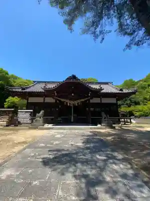 真止戸山神社の{uncategorized: "未分類", other: "その他", undefined: "問題あり", building: "その他建物", grave: "お墓", sacred_gate: "鳥居", guardian: "狛犬", statue: "像", buddha: "仏像", history: "歴史", nature: "自然", garden: "庭園", animal: "動物", pagoda: "塔", temizu: "手水舎", mountain_gate: "山門・神門", sanctuary: "本殿・本堂", subordinate: "末社・摂社", art: "芸術", scenery: "景色", jizo: "地蔵", ema: "絵馬", goshuin: "御朱印", omikuji: "おみくじ", items: "授与品その他", amulet: "お守り", goshuincho: "御朱印帳", eats: "食事", festival: "お祭り", votive_dance: "神楽", shichigosan: "七五三参", wedding: "結婚式", experience: "体験その他", initially: "初詣", around: "周辺", anti_infection: "感染症対策"}