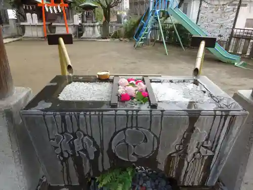 根岸八幡神社の手水舎