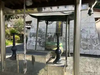 盛徳寺の{uncategorized: "未分類", other: "その他", undefined: "問題あり", building: "その他建物", grave: "お墓", sacred_gate: "鳥居", guardian: "狛犬", statue: "像", buddha: "仏像", history: "歴史", nature: "自然", garden: "庭園", animal: "動物", pagoda: "塔", temizu: "手水舎", mountain_gate: "山門・神門", sanctuary: "本殿・本堂", subordinate: "末社・摂社", art: "芸術", scenery: "景色", jizo: "地蔵", ema: "絵馬", goshuin: "御朱印", omikuji: "おみくじ", items: "授与品その他", amulet: "お守り", goshuincho: "御朱印帳", eats: "食事", festival: "お祭り", votive_dance: "神楽", shichigosan: "七五三参", wedding: "結婚式", experience: "体験その他", initially: "初詣", around: "周辺", anti_infection: "感染症対策"}