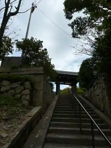 常楽寺の山門