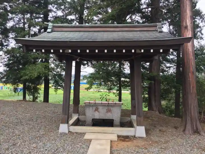 甲神社の手水舎