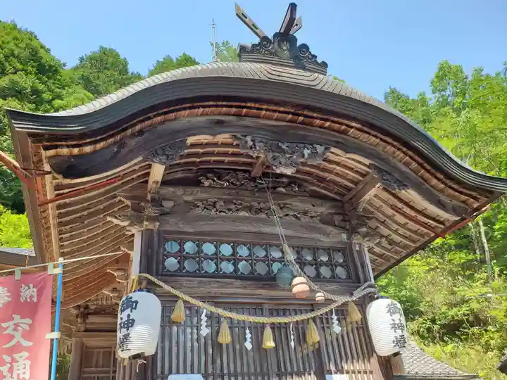 高座神社の本殿・本堂