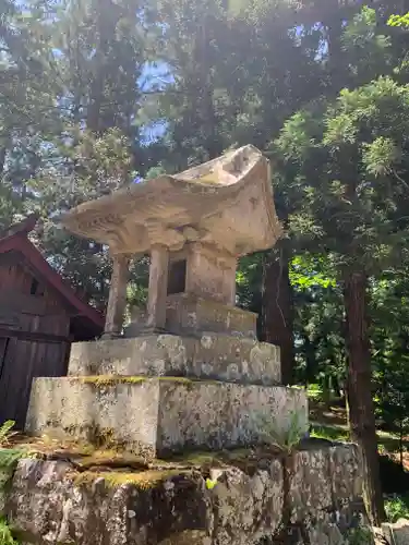 宇奈己呂和気神社の末社