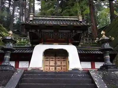 輪王寺の山門・神門