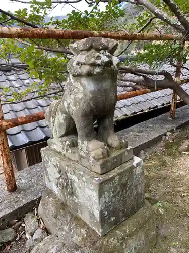 谷八幡宮の狛犬