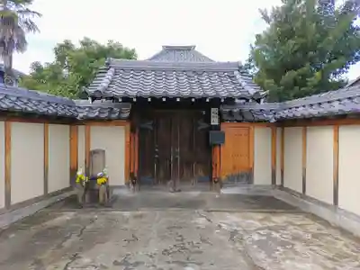 妙聴寺の山門・神門