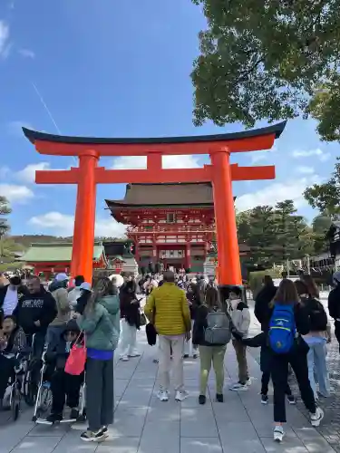 伏見稲荷大社の{uncategorized: "未分類", other: "その他", undefined: "問題あり", building: "その他建物", grave: "お墓", sacred_gate: "鳥居", guardian: "狛犬", statue: "像", buddha: "仏像", history: "歴史", nature: "自然", garden: "庭園", animal: "動物", pagoda: "塔", temizu: "手水舎", mountain_gate: "山門・神門", sanctuary: "本殿・本堂", subordinate: "末社・摂社", art: "芸術", scenery: "景色", jizo: "地蔵", ema: "絵馬", goshuin: "御朱印", omikuji: "おみくじ", items: "授与品その他", amulet: "お守り", goshuincho: "御朱印帳", eats: "食事", festival: "お祭り", votive_dance: "神楽", shichigosan: "七五三参", wedding: "結婚式", experience: "体験その他", initially: "初詣", around: "周辺", anti_infection: "感染症対策"}